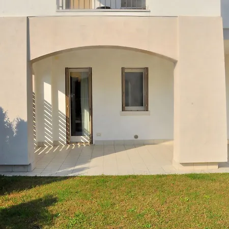 A Beautiful In A Quiet Area With Pool