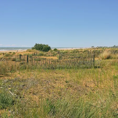 A Beautiful In A Quiet Area With Pool Διαμέρισμα Μπιμπιόνε